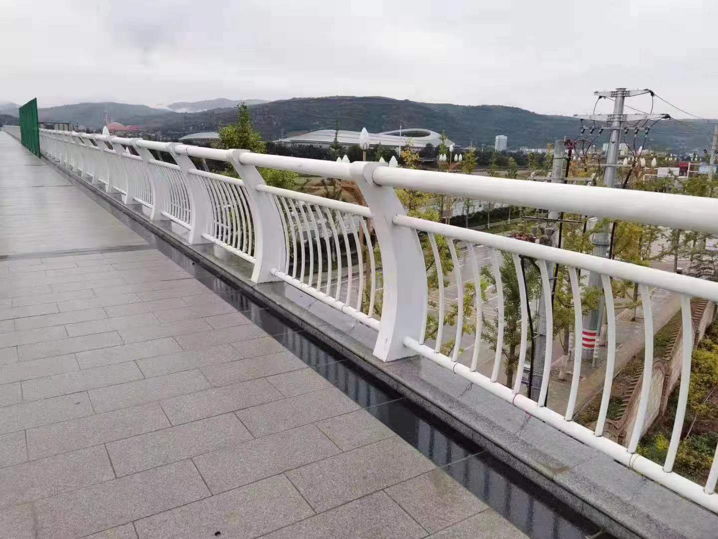 鋁合金護(hù)欄