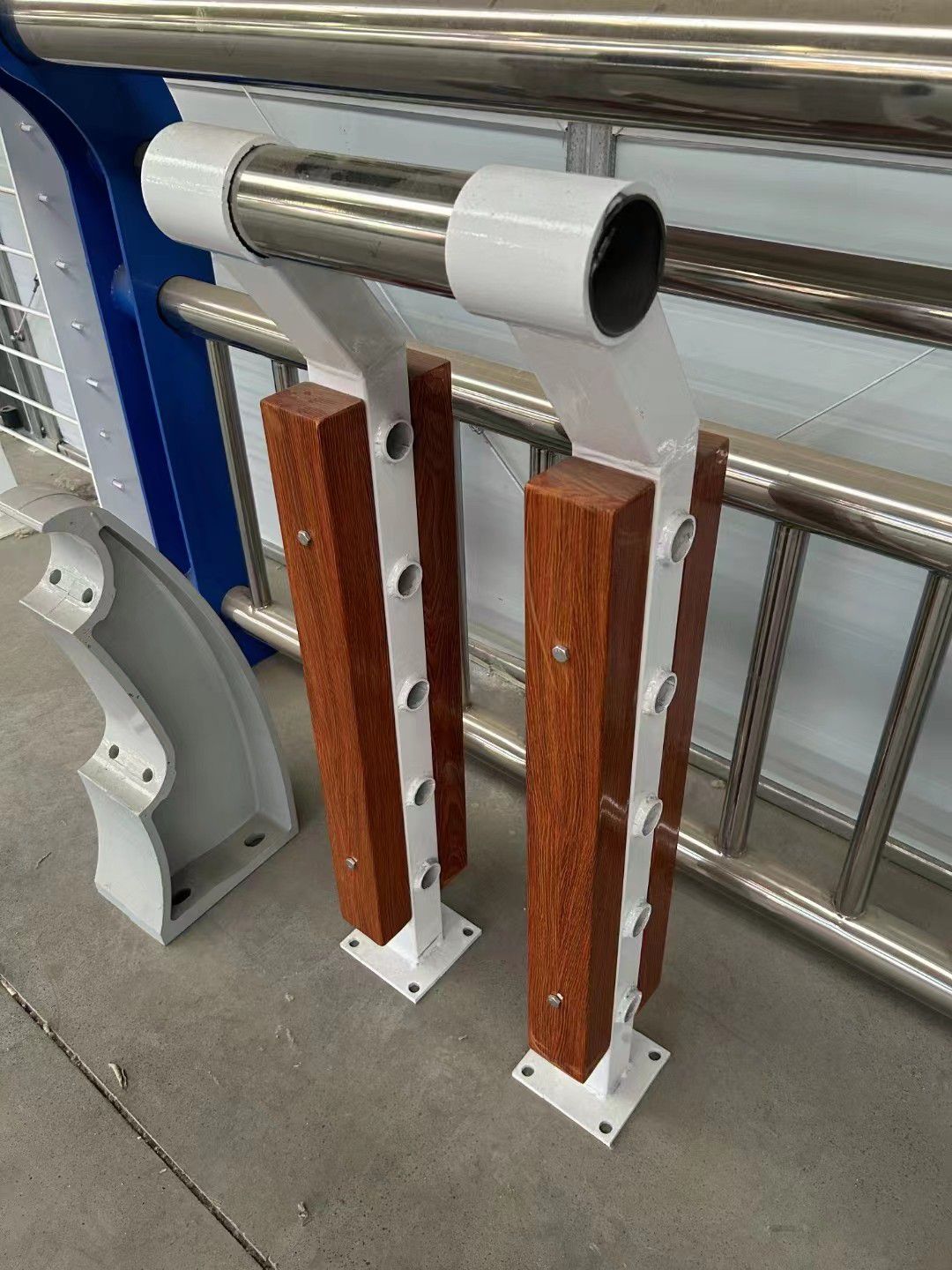 鋁合金護(hù)欄